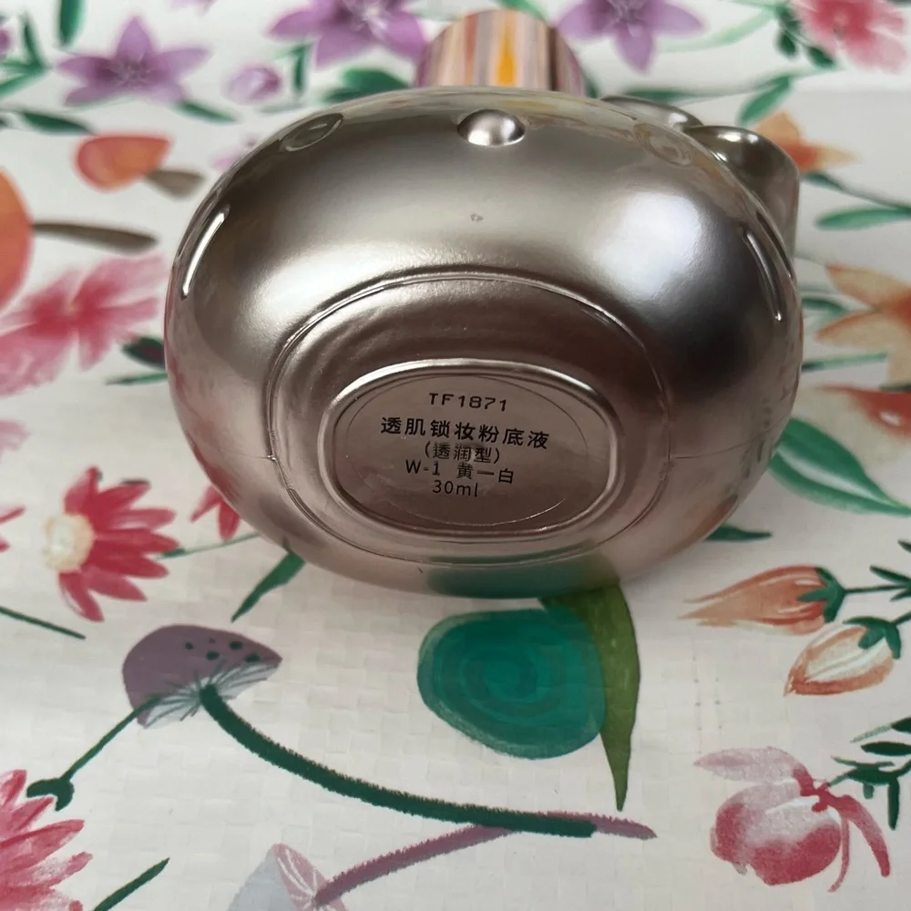 Colorkey x Hello Kitty Foundation in Light Warm (W - 1)